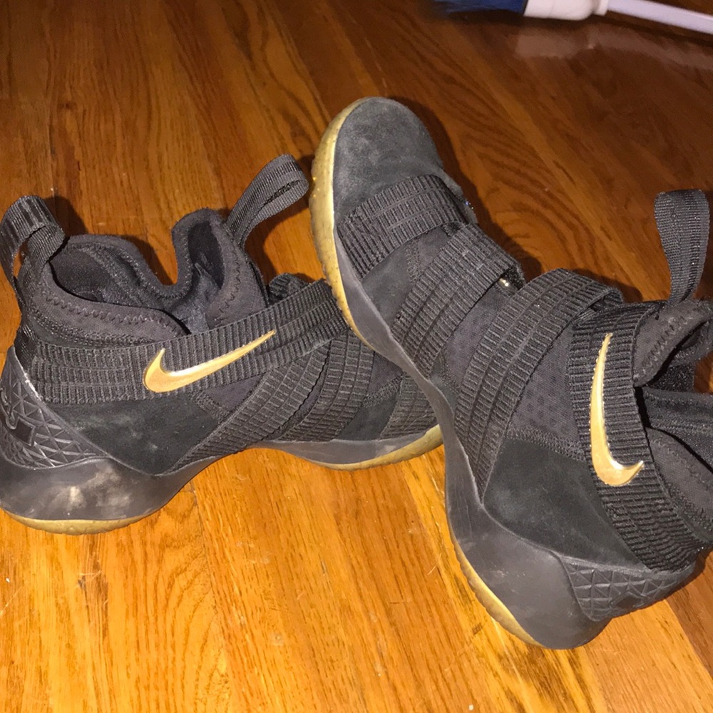 I’m selling Nike Lebron James Soilders